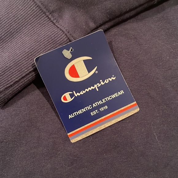 NWT Champion sweatshirt - Picture 3 of 7